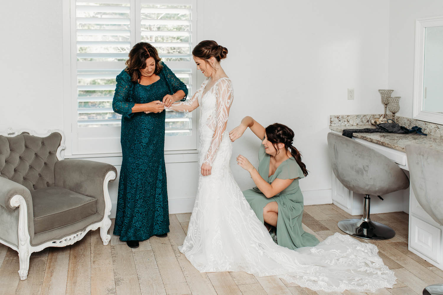 bridal suite photography