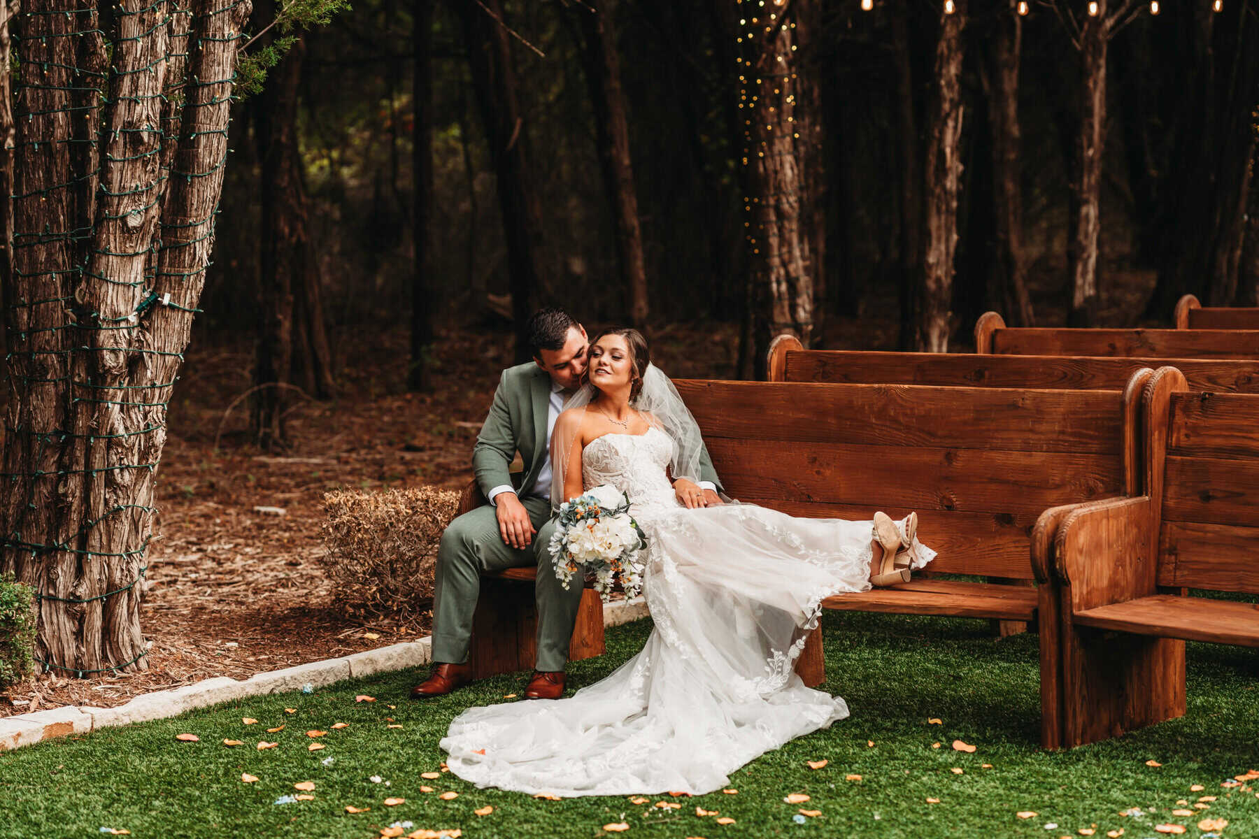 bride and groom, bride, groom, wedding, wedding pics, texas bride, dallas bride, marriage, hidden creek