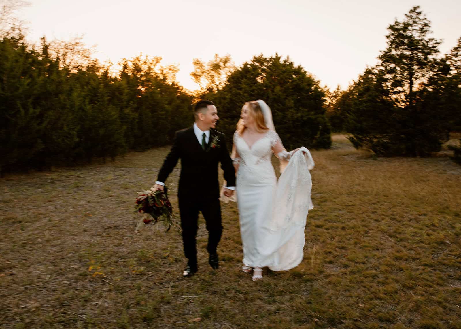 bride and groom, bride, groom, wedding, wedding pics, texas bride, dallas bride, marriage, hidden creek, rockwall, dallas | Plano TX wedding venues