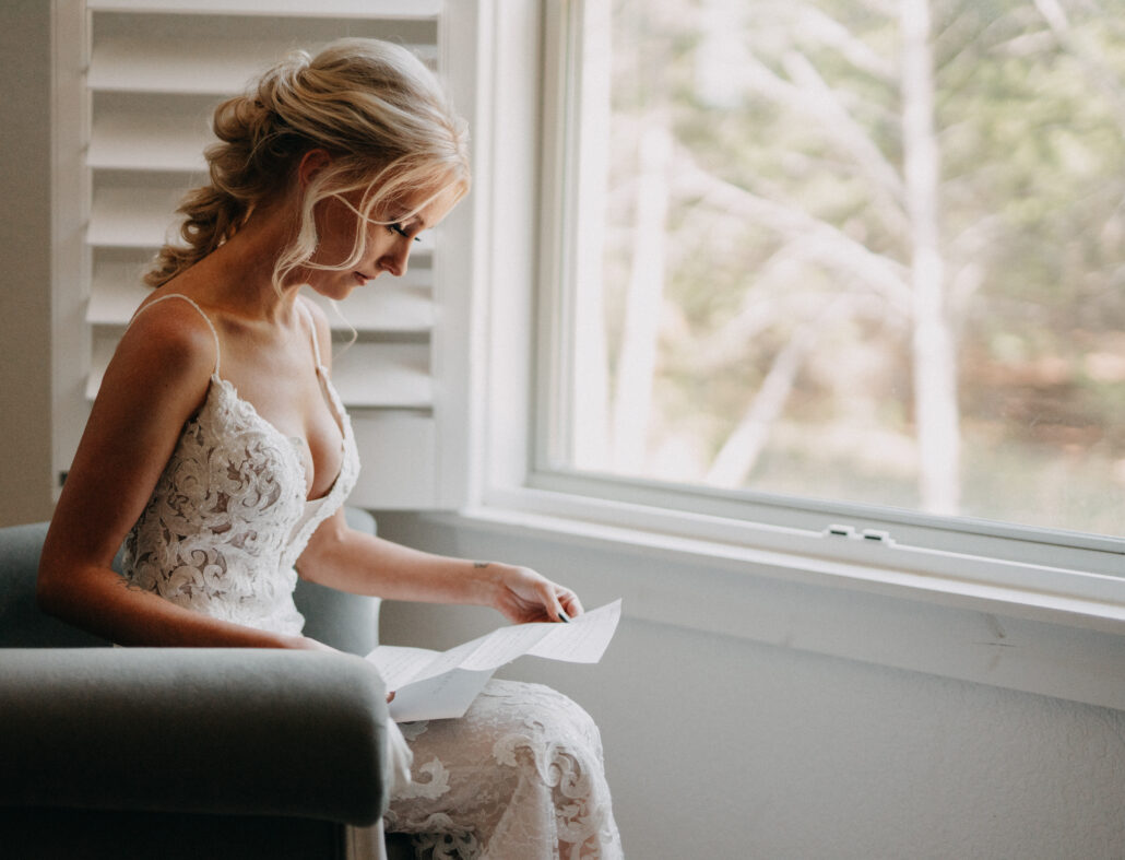 What Every Bride Needs to Know: 8 Wedding Day Tips from Hidden Creek, Rockwall, Dallas, bride, groom, Wedding, wedding day, Hidden Creek, wedding day tips, married, texas, wedding venue, wedding party, wedding floral, wedding dress