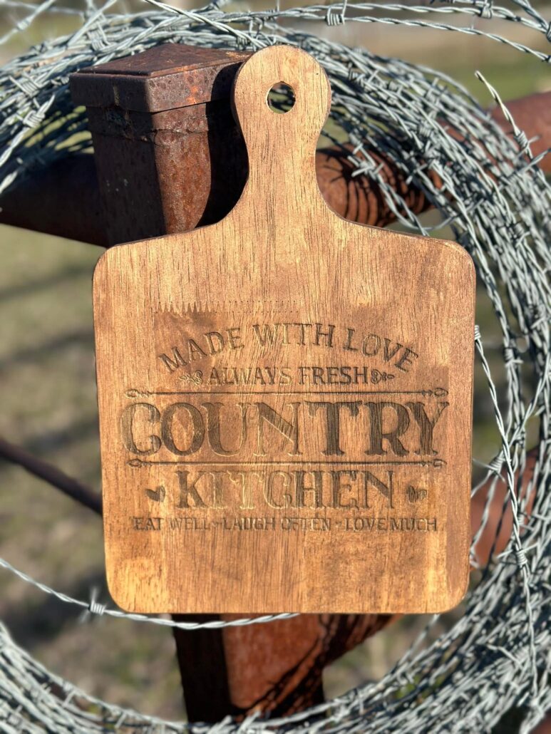 Hidden Creek in-house catering, elegant wedding appetizers, gourmet entrees, plated meals, buffet display, fresh ingredients, wedding reception dining, Rockwall TX catering, Hidden Creek's Summer 2025 Open House near Lake Ray Hubbard Rockwall, TX
